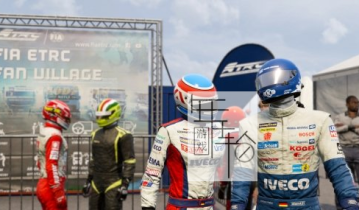 【单机游戏】《欧卡锦标赛（FIA European Truck Racing Championship）》免安装绿色官方中文版 下载
